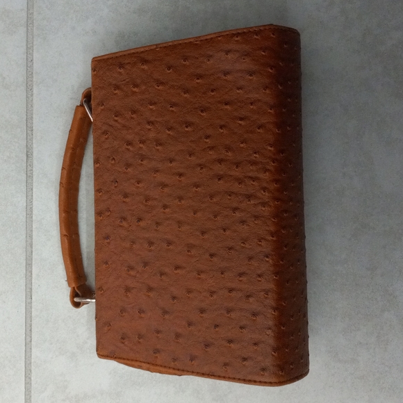 ~ Chic orangish brown purse ~ Dimensions are 11 by 8 ~ - Picture 3 of 7
